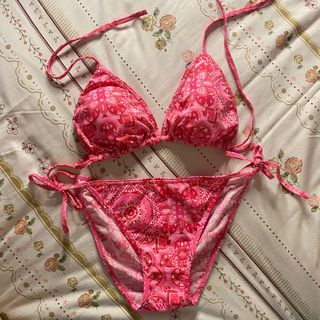 (Kategori: ) berada di . Dikirim oleh aratea24 (ID iklan 1303340762, Gambar 1). Deskripsi: .