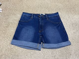 (Category: ) located in . Submitted by a.unicorn (Listing ID 1303353333, Image 1). Description: .
