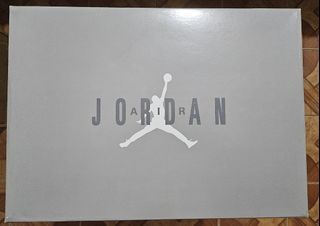 BOX of jordan 11 cool gray