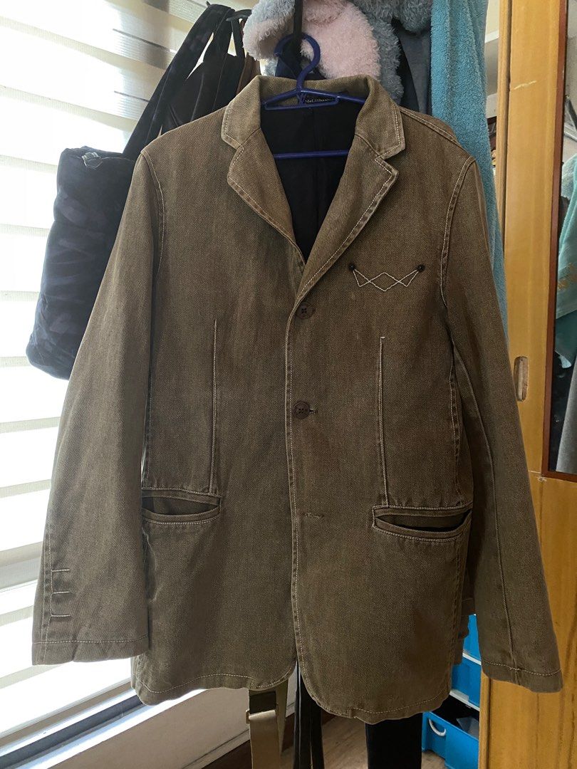 Brown Denim Jacket Coat (Category: Coats, Jackets and Outerwear) located in Rizal. Submitted by protractor (Listing ID 1303295036, Image 1). Description: - Thick fabric - Arm length: 25 1/2 inches - Whole length: 30 1/3 inches - with inside pockets l&r - Size: M-L MOP: Gcash Send message for more details :) .