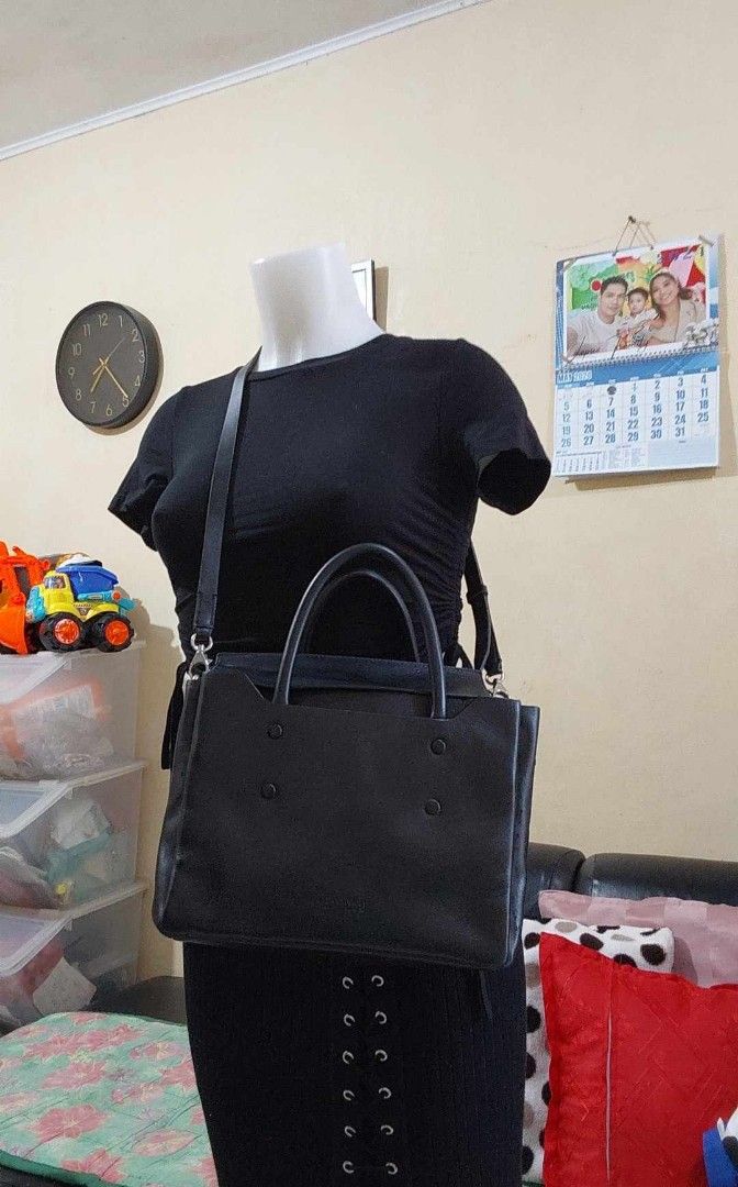 Dust bag ck store