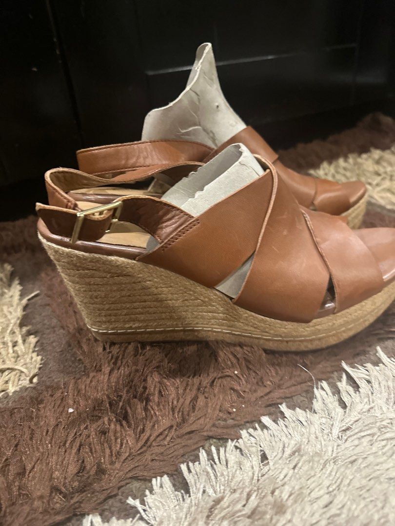 Clarks Leather Wedges in Tan Brown EU42 Women s Fashion Footwear Wedges on Carousell