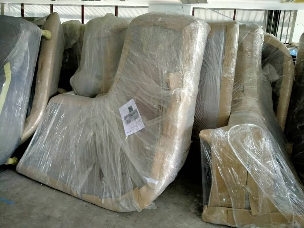 Couche Harvey norman, Furniture & Home Living, Furniture, Sofas on