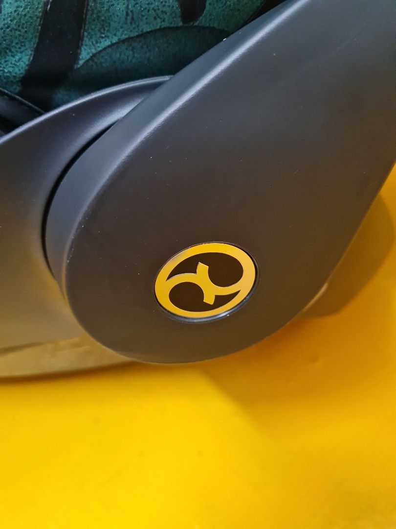 Cybex Cloud Q limited edition bird of paradise baby carrier car seat