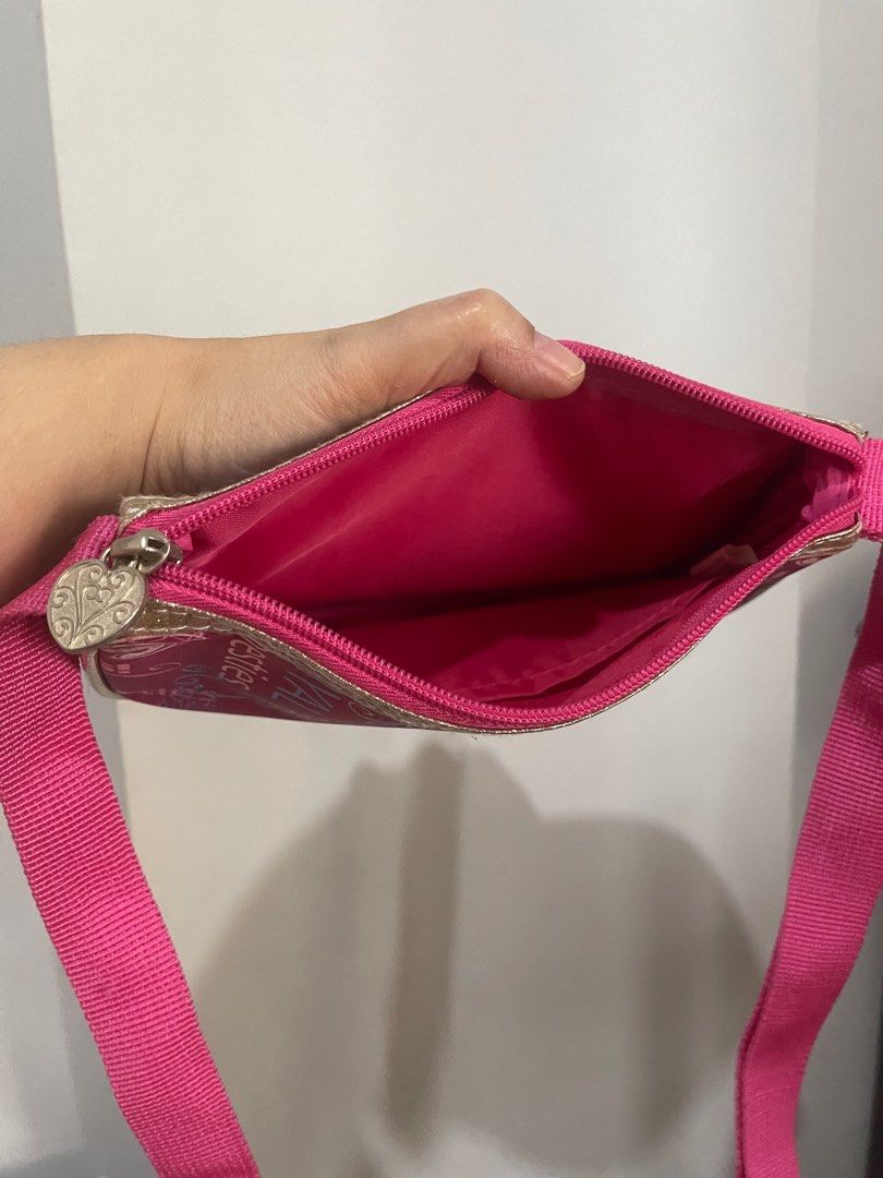 Disney Sling Bag for kids (Category: Cross-body Bags) located in Quezon City. Submitted by geuse (Listing ID 1303385387, Image 3). Description: Preloved Disney sling bag Small size, looks new Only 100 Loc. tandang sora, qc Gcash payment Lalamove delivery only within NCR.