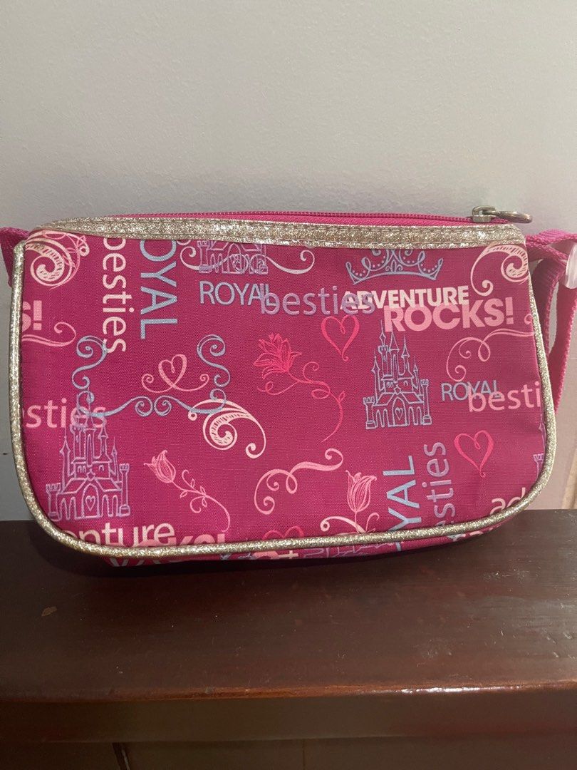 Disney Sling Bag for kids (Category: Cross-body Bags) located in Quezon City. Submitted by geuse (Listing ID 1303385387, Image 2). Description: Preloved Disney sling bag Small size, looks new Only 100 Loc. tandang sora, qc Gcash payment Lalamove delivery only within NCR.