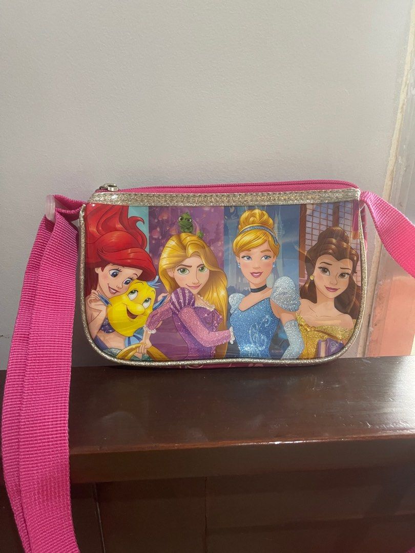Disney Sling Bag for kids (Category: Cross-body Bags) located in Quezon City. Submitted by geuse (Listing ID 1303385387, Image 1). Description: Preloved Disney sling bag Small size, looks new Only 100 Loc. tandang sora, qc Gcash payment Lalamove delivery only within NCR.