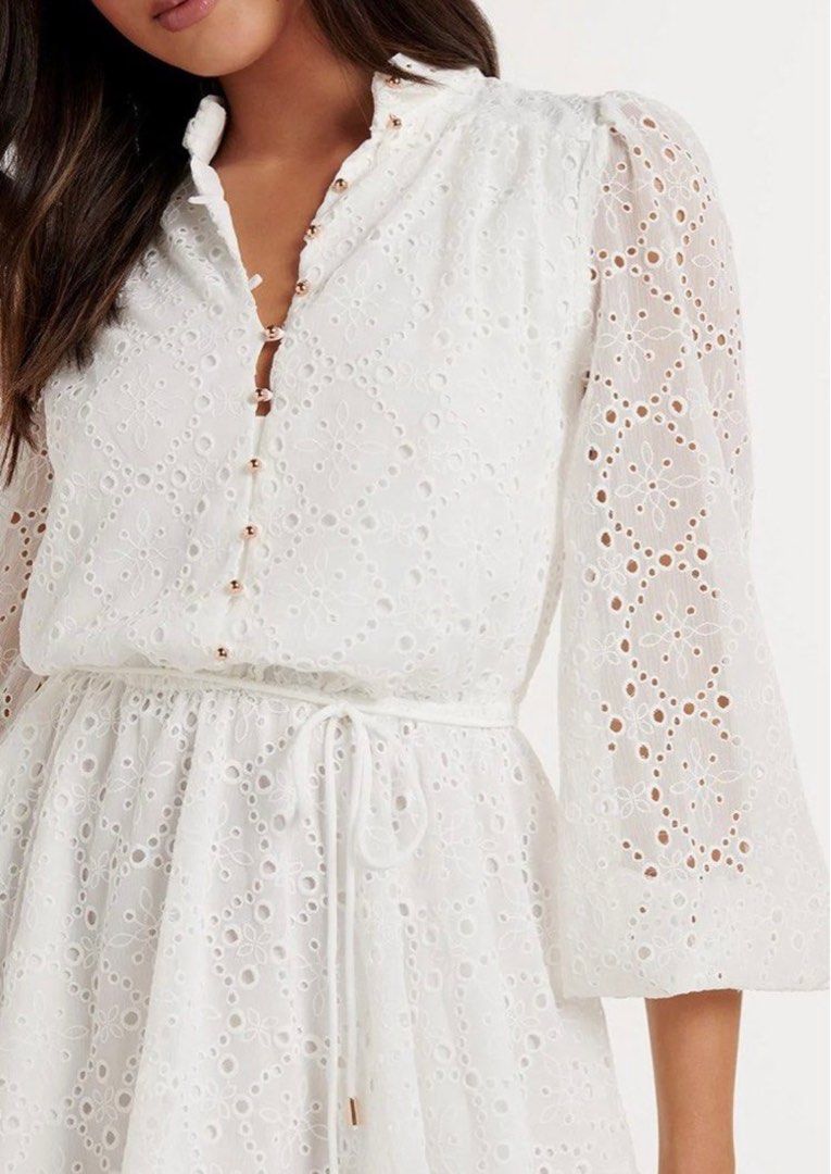 Ever New White Long Sleeves Dress (Category: Dresses) located in Muntinlupa City. Submitted by ginv06 (Listing ID 1303289033, Image 3). Description: Brand new. Never washed. Never worn.