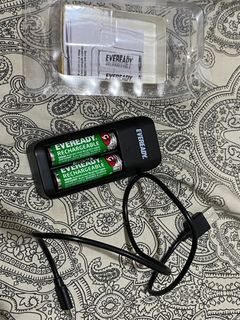 Eveready Rechargeable Lithium Batteries w/ charger
