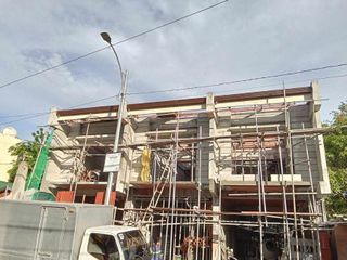 For Sale 5BR Modern Townhouse in Mindanao Ave Quezon City