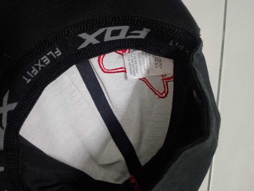 Fullcap fox (Category: Cap & Hats) located in Kuala Lumpur. Submitted by matdwan89 (Listing ID 1303276982, Image 3). Description: fullcap fox saiz 55 lbih kurang..cndition 8/10.