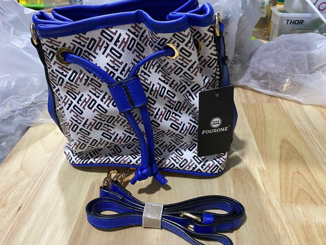 Furone bag (Category: Cross-body Bags) located in Caloocan City. Submitted by bagsyunlimited (Listing ID 1303395539, Image 3). Description: 📌 Colors may vary. 📌 Excess items from Bazaar. 📍 South Caloocan .