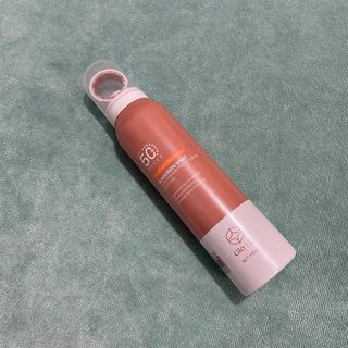 GLO21 sunscreen spray