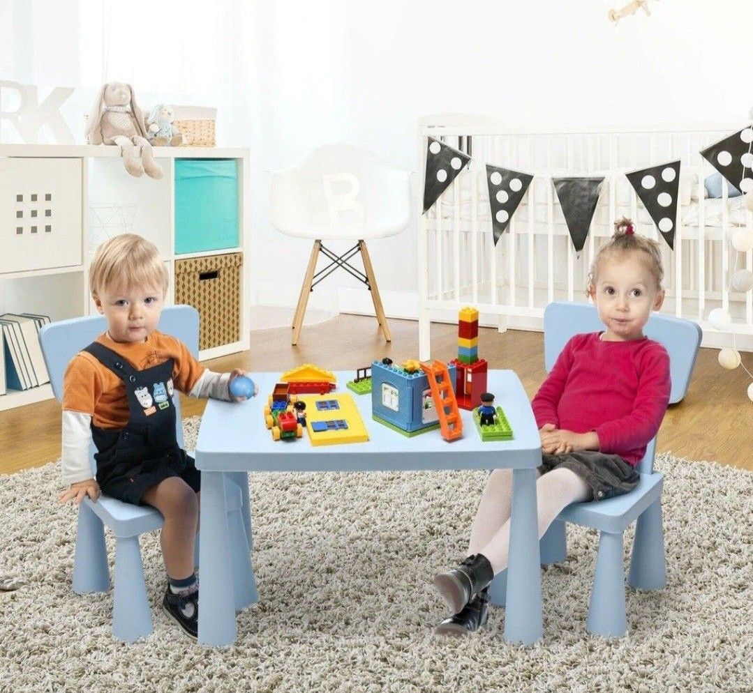 Mammut children's table and chairs clearance