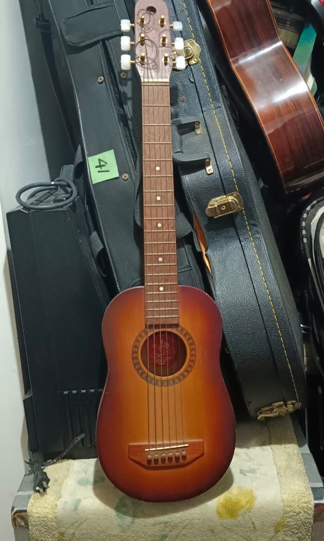 K.yairi lady bird enjoy part2 acoustic guitar, Hobbies & Toys 