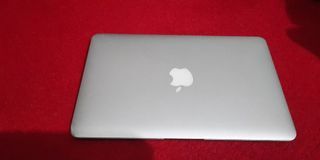Macbook Air 2011  defective Keyboard at defective battery for sale