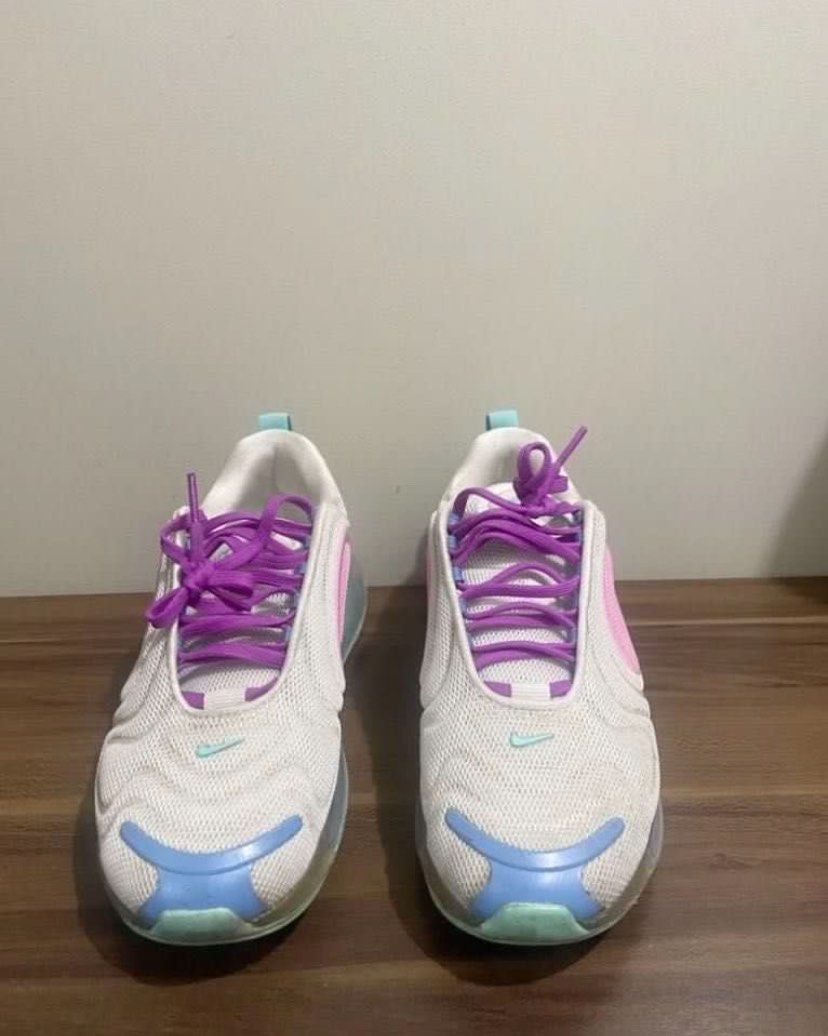 Nike AirMax 720 (Category: Sneakers) located in Quezon City. Submitted by bleu_decluttering (Listing ID 1303278244, Image 2). Description: Original price: 9,500 RFS: Declutter .