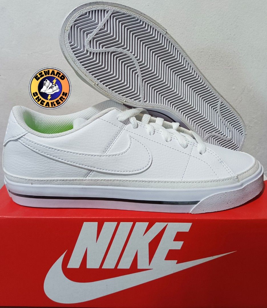 Nike Court Legacy / White (Category: Sneakers) located in Makati City. Submitted by DwayneWard (Listing ID 1303369613, Image 2). Description: Nike Court Legacy / White Srp: 3,495 ❌ Selling: 1,500 ✅ Size : 8.5us (last pair).