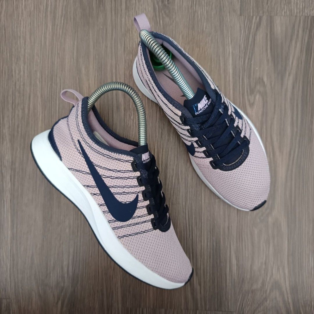 Nike dualtone racer women's pink sales
