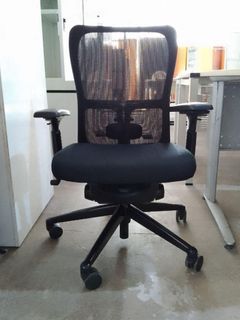 Office chair swivel mashback w/armrest