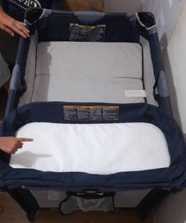 Pre-loved Graco crib + changing table