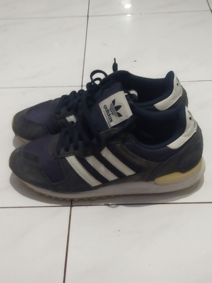 Sepatu Adidas ZX 700 BB1212 black size 42 5 270cm ori sekond material suede mest. Made in china. Fesyen Pria Sepatu Sneakers di Carousell