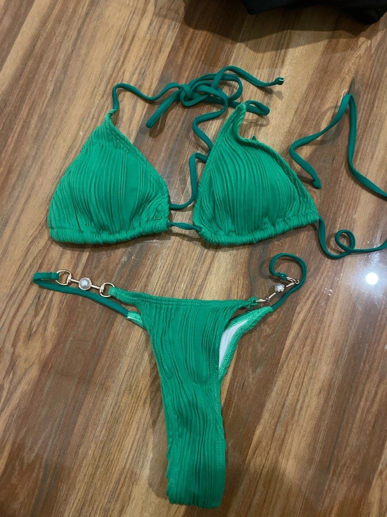 Shein green bikini (Category: Bikinis & Swimsuits) located in General Trias. Submitted by sho_pjv (Listing ID 1303309027, Image 1). Description: .