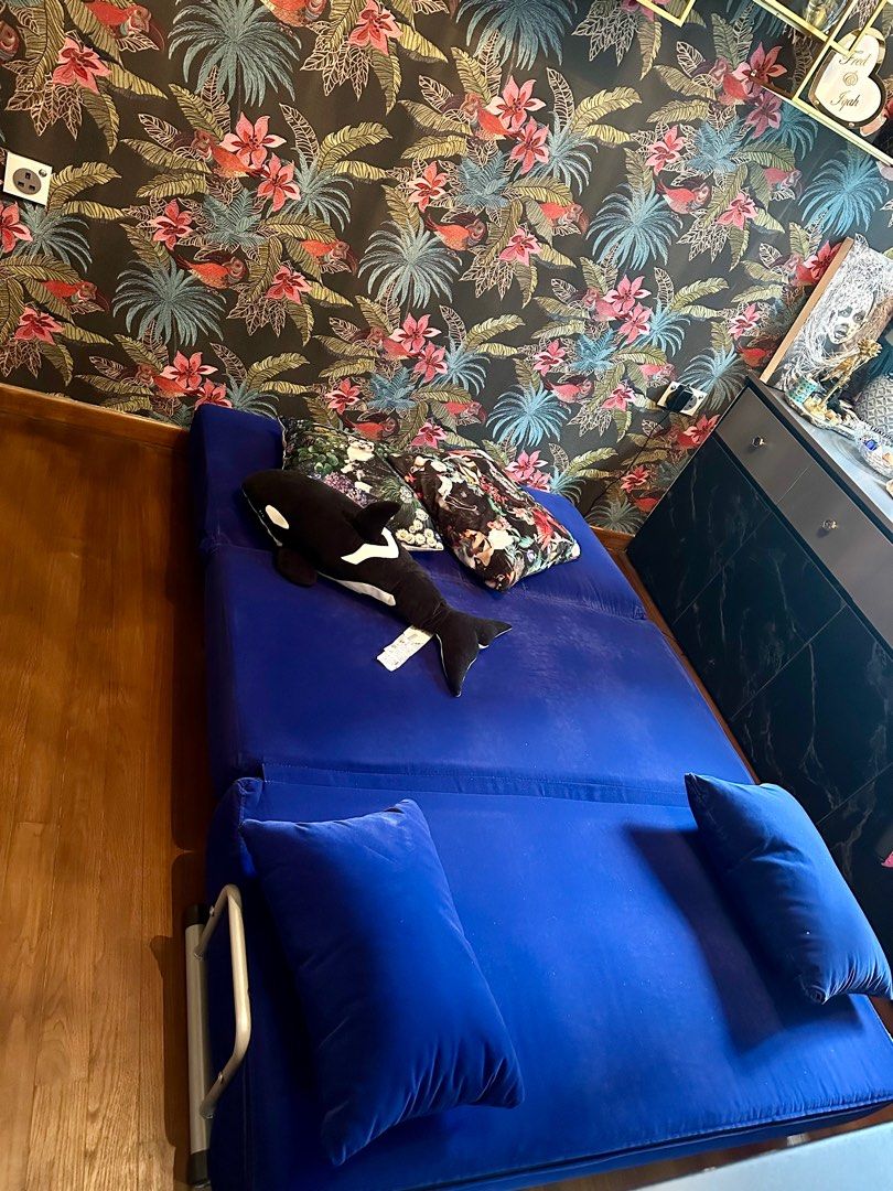 Sofa bed (Category: Sofas) located in Singapore. Submitted by mwgi.sg (Listing ID 1303312697, Image 3). Description: .