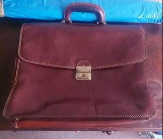 (Category: ) located in . Submitted by oxfords_and_brogues (Listing ID 1303313057, Image 1). Description: .