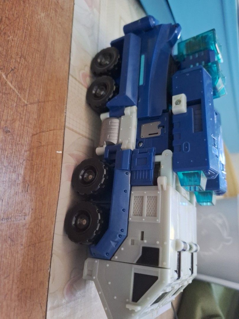 TRANSFORMERS （分類：汽車模型）位於 Hong Kong。 由 cykmm_ 提交（商品編號 1303281457，圖片 1）。簡介： 有缺件*4 沒有說明書 -------------- 多買Transformers 系列嘅玩具 $100或以下每盒減$10 $100以上減$20，其後每盒減$10。