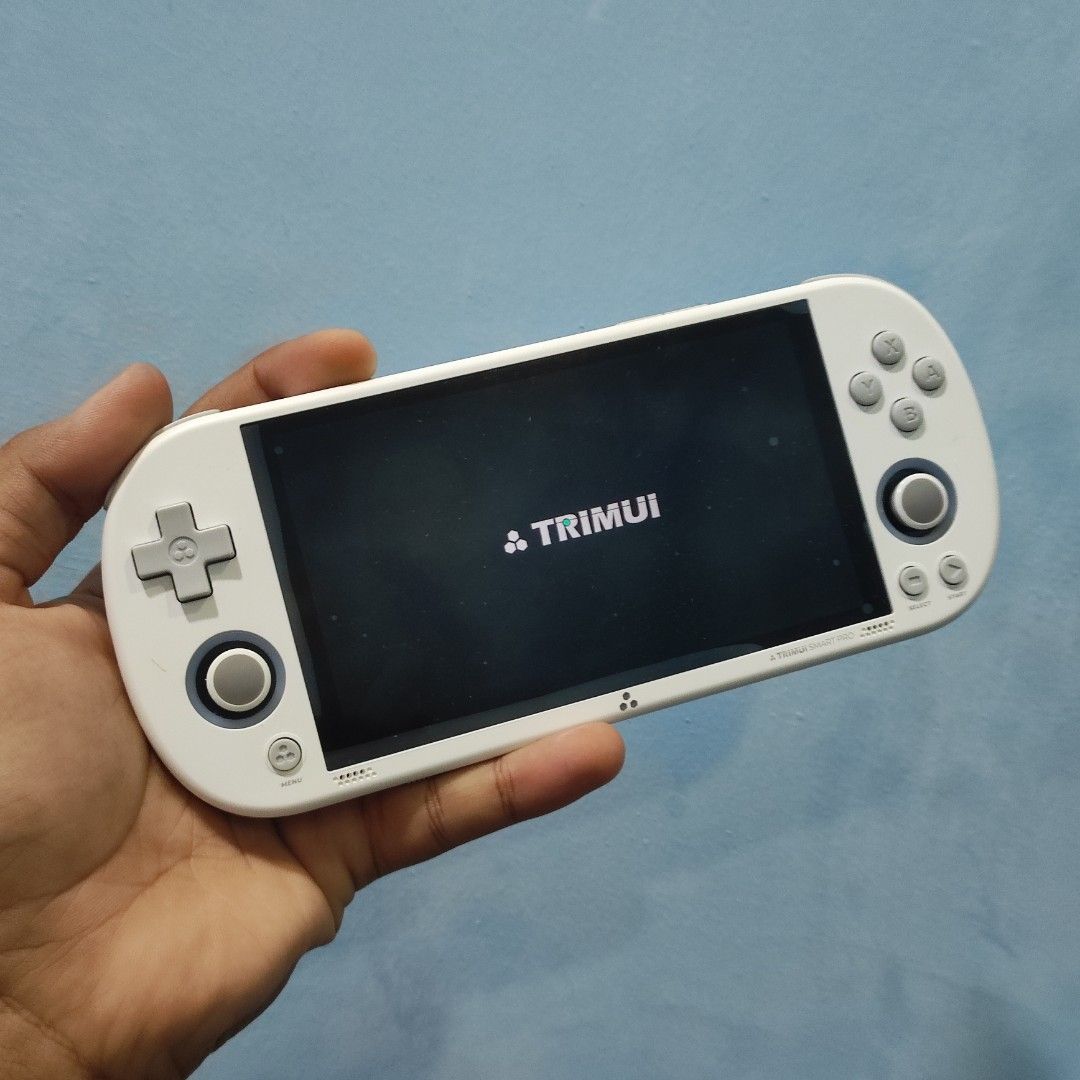 Trimui Smart Pro - 64GB version, Video Gaming, Video Game Consoles ...