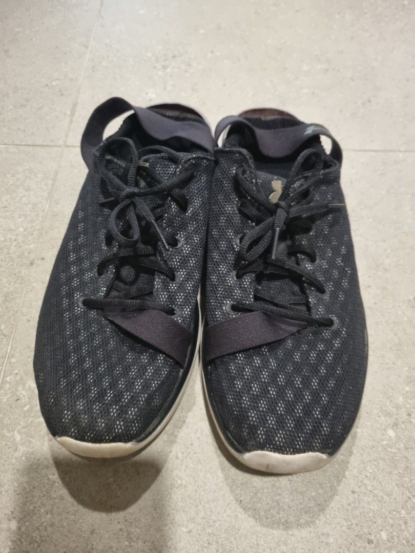 UNDER ARMOUR WOMENS SHOES US 9.5 (Category: Sneakers) located in Quezon City. Submitted by njoy888 (Listing ID 1303255190, Image 1). Description: ORIGINAL UNDER ARMOUR WOMENS TRAINING SHOES CONVERTIBLE TO SANDALS GARTER STRAP SIZE US 9.5.