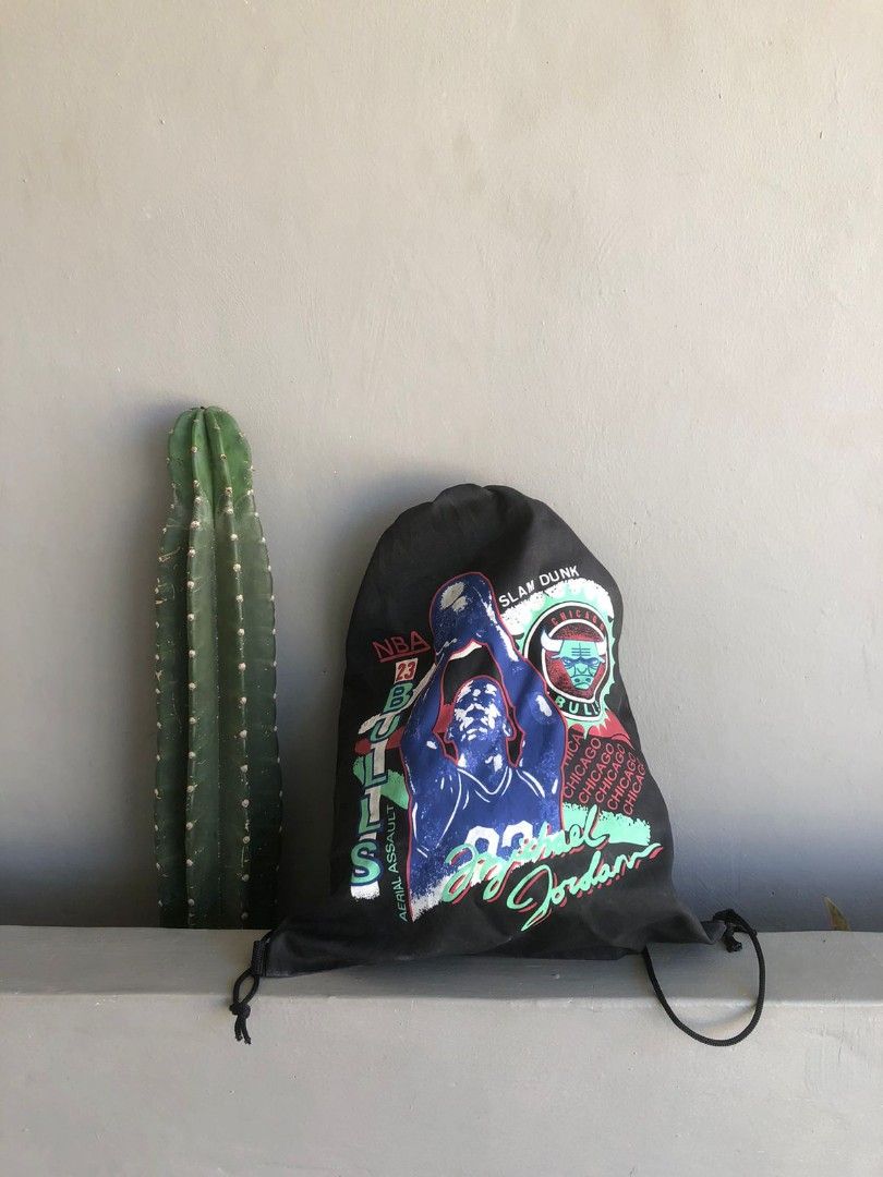 Vintage michael jordan drawstring bag chicago bulls nba Fesyen Pria Tas Dompet Ransel di Carousell