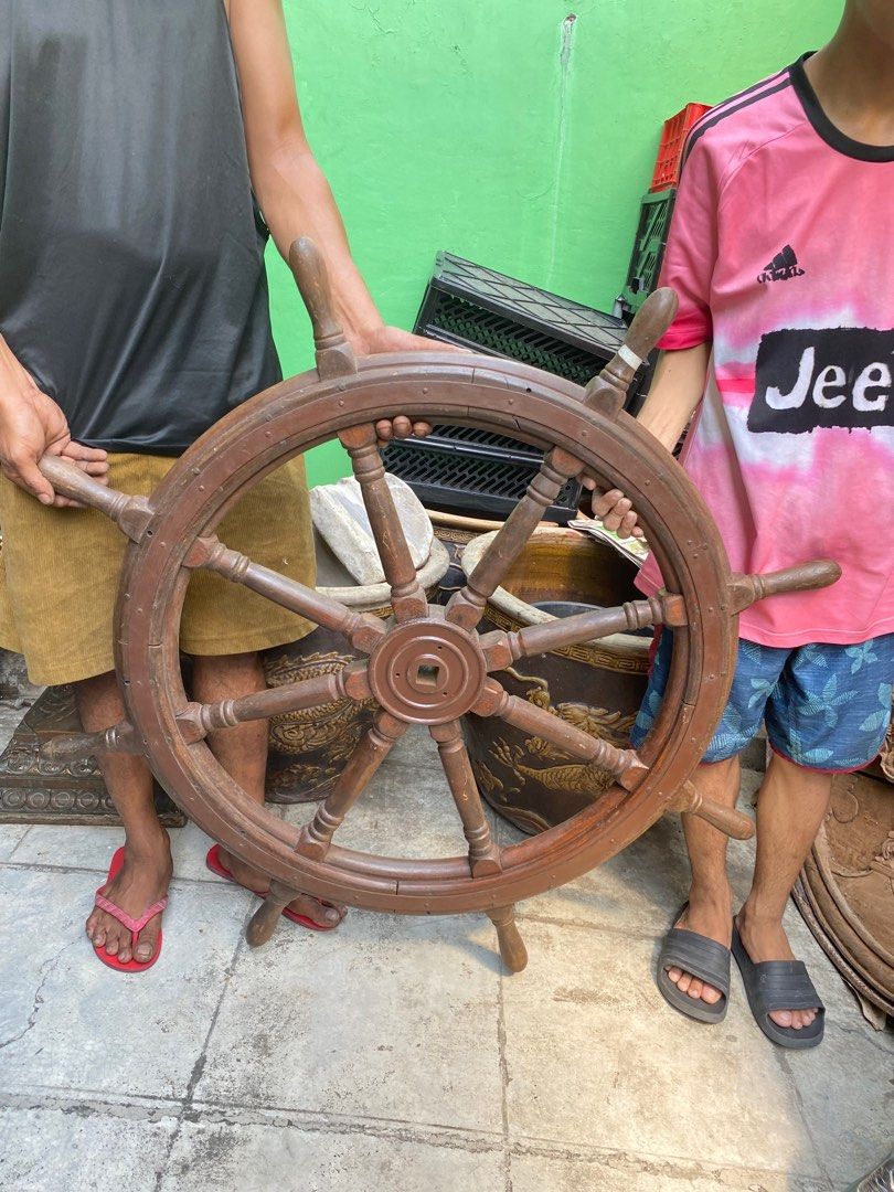 Vintage Ship Steering Wheel (Category: Vintage Collectibles) located in Quezon City. Submitted by yumiramirez (Listing ID 1303325436, Image 1). Description: Vintage Ship Streering Wheel .