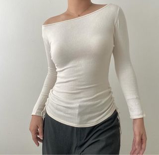 Vintage White knitted boatneck side- ruched top