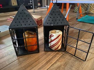 [26]	set of 2 wall hanging candle holders 10.5x4.5x3.5