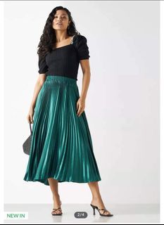 2xtremz silky pleated green maxi skirt