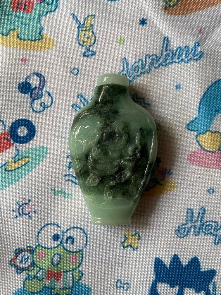 翡翠蛇鼻煙壺, 興趣及遊戲, 收藏品及紀念品, 古董收藏- Carousell 