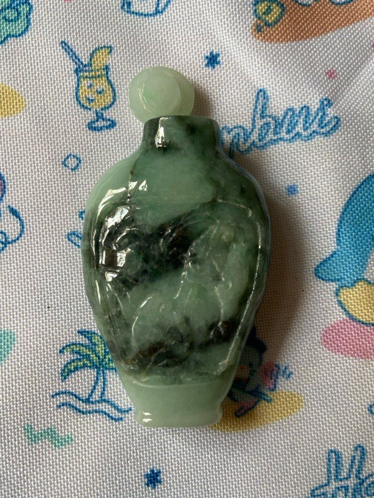 翡翠蛇鼻煙壺, 興趣及遊戲, 收藏品及紀念品, 古董收藏- Carousell 