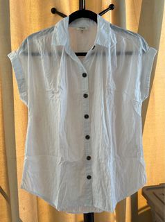 A.N.A. White Top Button Up Shirt • XS