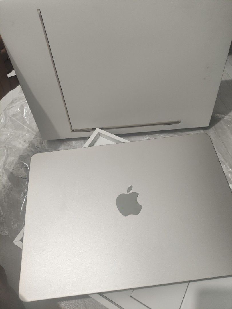 APPLE MACBOOK AIR M2 STARLIGHT 256GB SSD (Category: Laptops & Notebooks) located in Manila. Submitted by dhanehenry (Listing ID 1303427936, Image 1). Description: SUPER SUPER SLIGHTLY USED‼️ MACBOOK AIR M2 STARLIGHT 13" 8GB RAM 256GB SSD🔥 50,990 pesos only from BEYOND THE BOX with reciept✨ 2 CYCLE COUNTS ONLY🔥 100 % BATTERY HEALTH Complete package with receipt from BEYOND THE BOX Til' MARCH 19 2025 warranty✨.