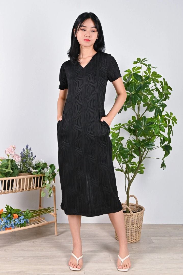 curved line dresses Pin by Printastique on Black and White