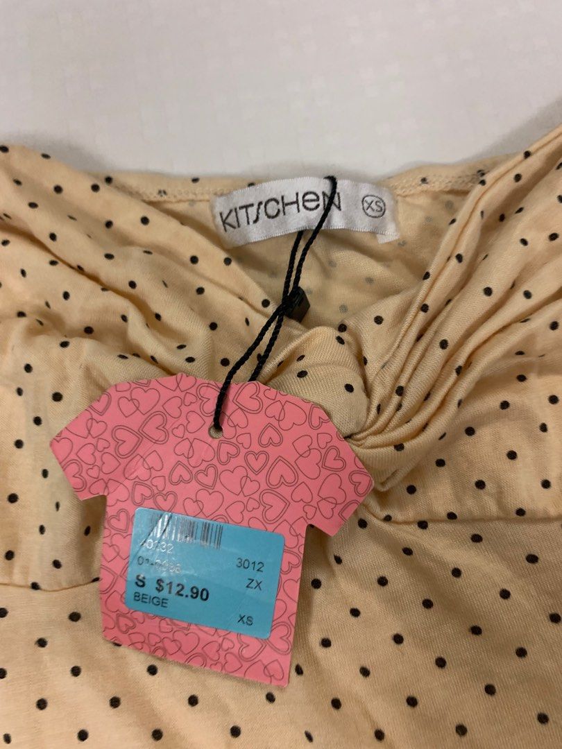 Beach top (Category: Others Tops) located in Taguig. Submitted by sclosetcleanup (Listing ID 1303421371, Image 2). Description: .