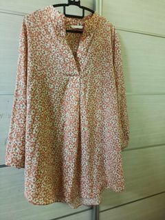 (Category: ) located in . Submitted by luvva_wardrobe (Listing ID 1303531939, Image 1). Description: .