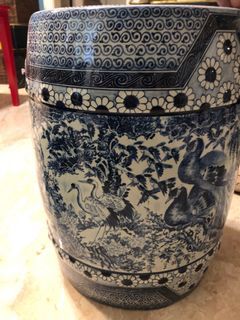 Blue and white chinese drum