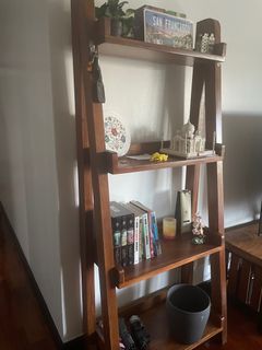 Bookshelf without accessory