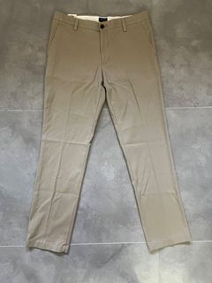 Brand New DOCKERS Easy Khakis, Straight Fit dress pants 33x32