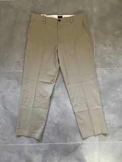 Brand new DOCKERS Easy Khakis, Classic Fit dress pants 34x29