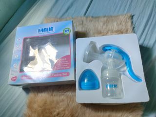 Farlin Manual Breast Pump w/ feeding set