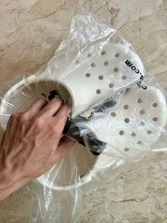 FOR SALE! Brand new Crocs Classic White Men Size 9